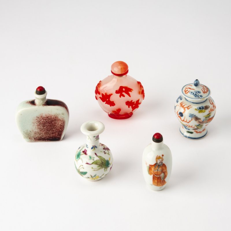 A Group of Five Chinese Snuff Bottles and Miniature Vases