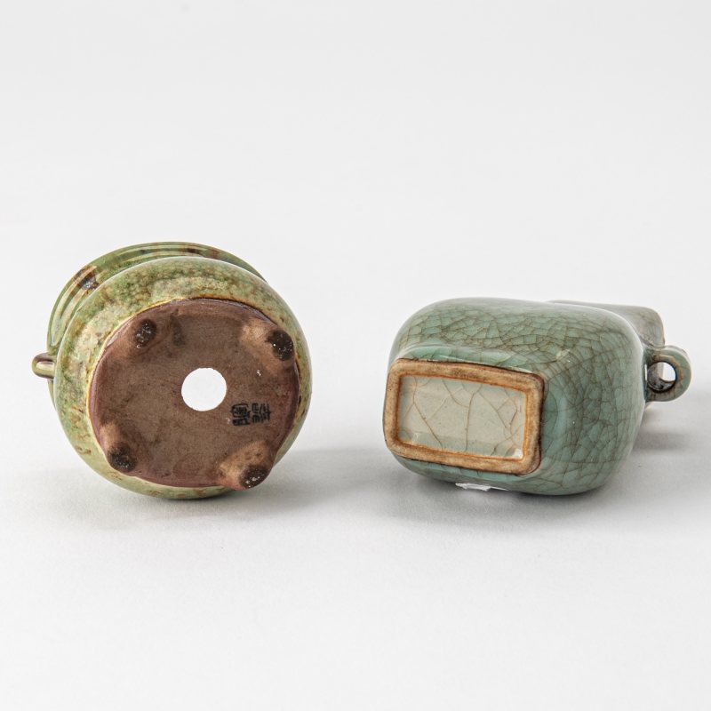 A Group of Five Chinese Snuff Bottles and Miniature Vessels - 图6