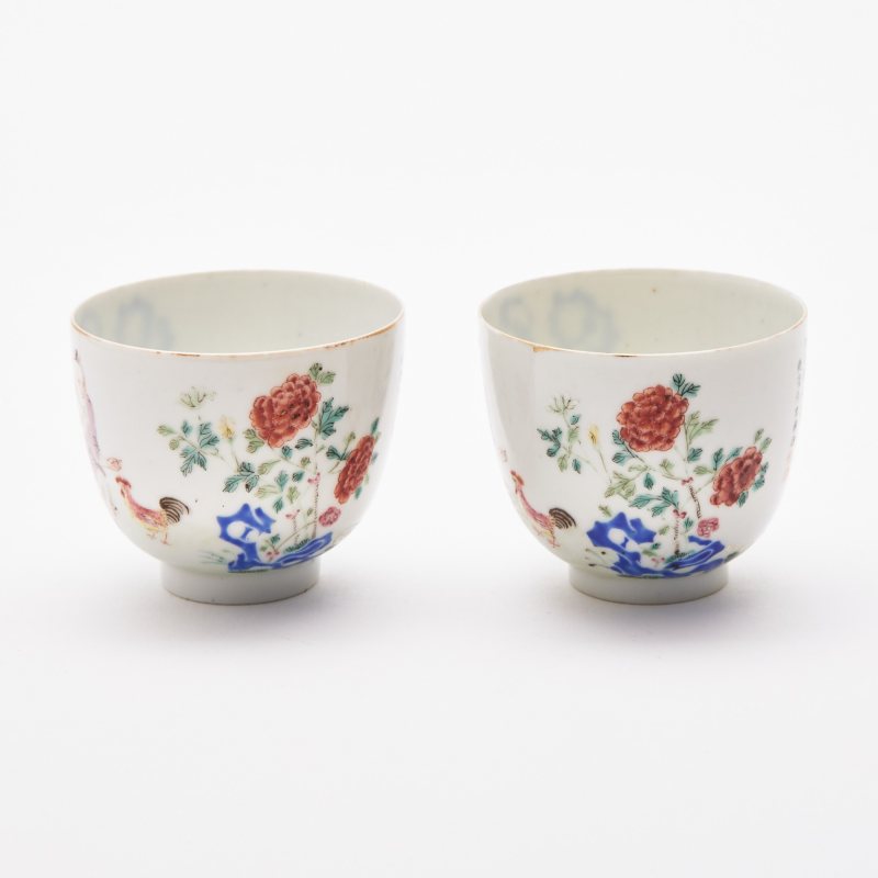 A Pair of Chinese Enameled Porcelain Cups - 图3