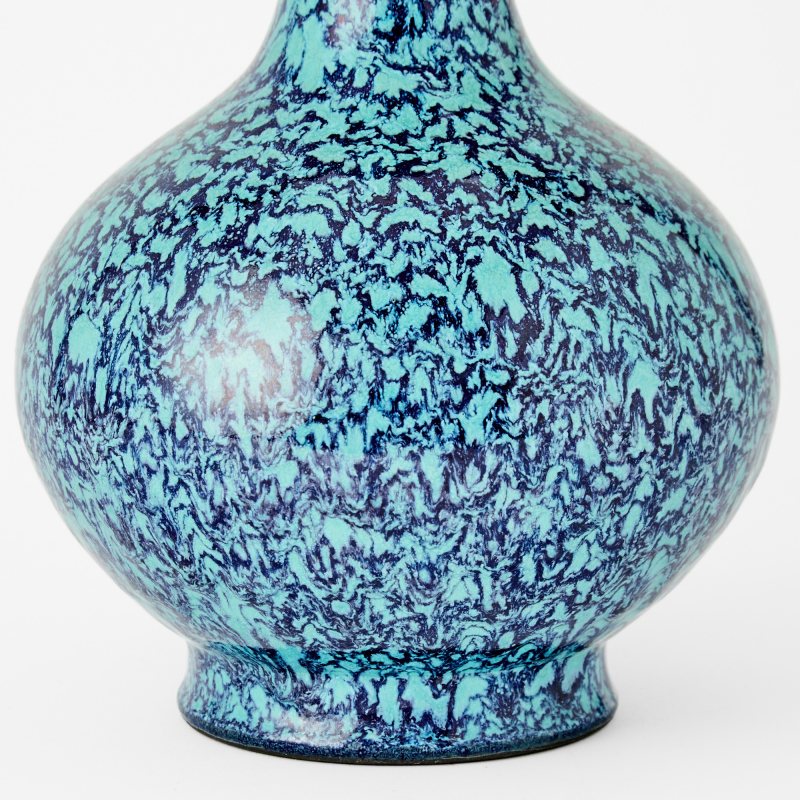 A Chinese Robin's Egg Glazed Porcelain Vase - 图4