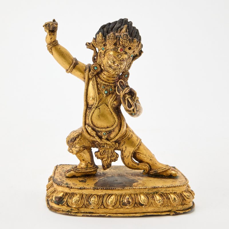 A Tibetan Gilt Bronze Figure of Vajrapani - 图2
