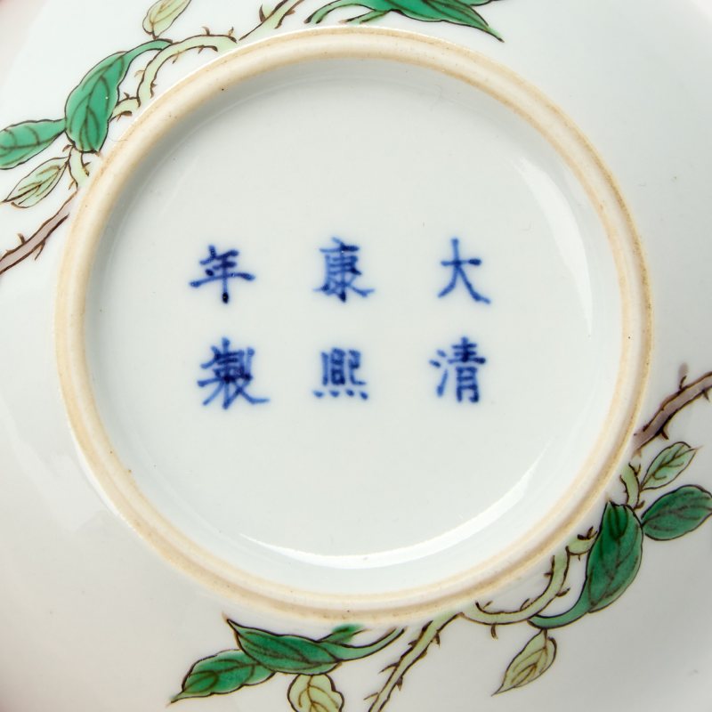 A Chinese Copper Red and Famille Rose Porcelain Waterpot - 图3