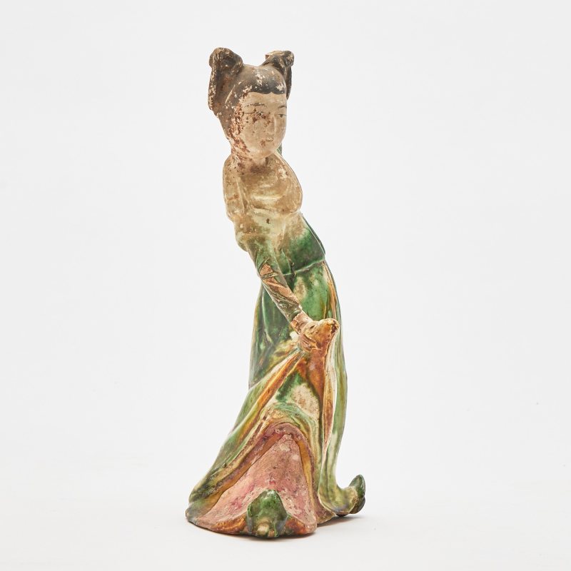 A Chinese Sancai-Glazed Pottery Figure - 图2