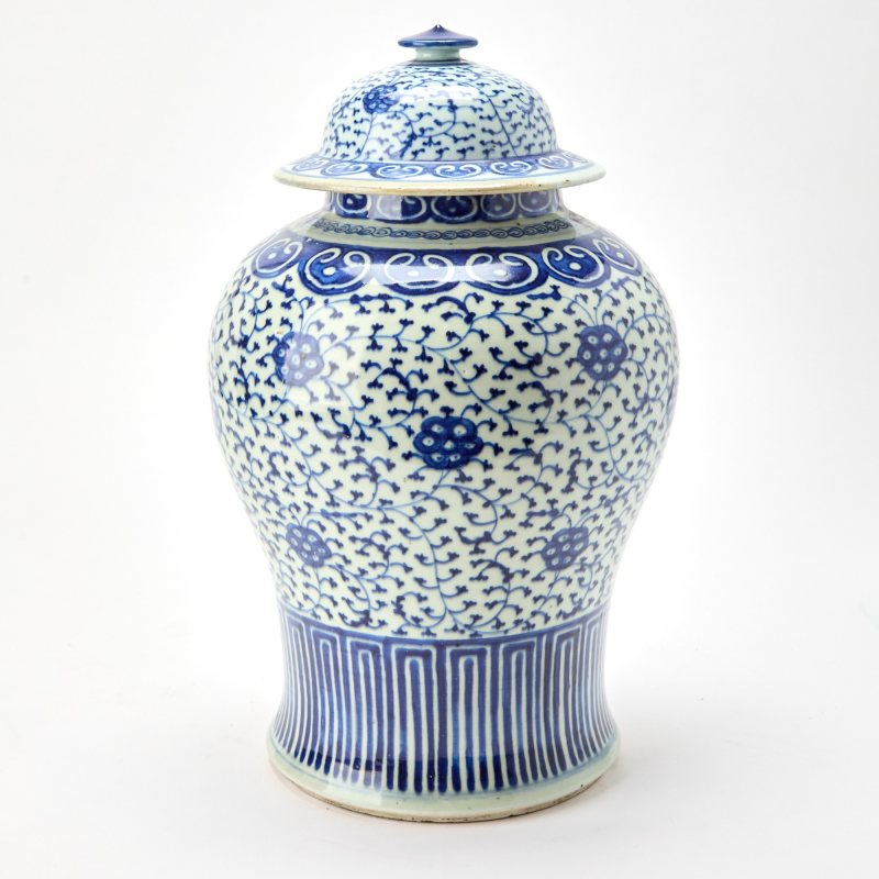 Two Chinese Blue and White Porcelain Baluster Jars - 图2