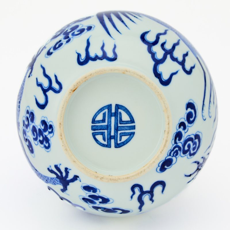 A Chinese Blue and White 'Dragon and Phoenix' Bottle Vase - 图6