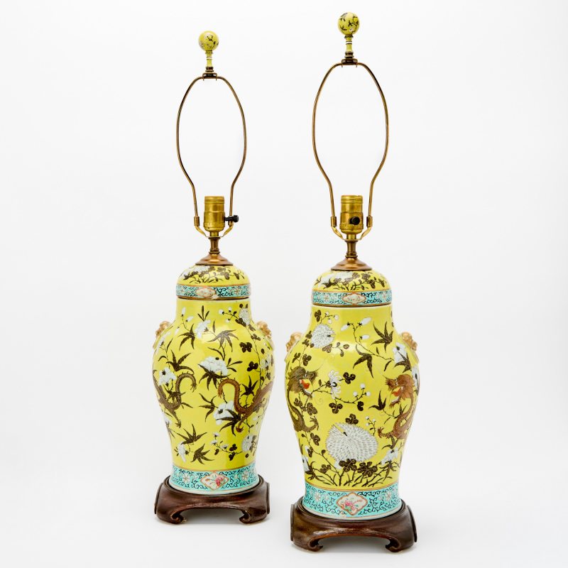A Pair of Chinese Dayazhai-Style Porcelain Jars - 图2