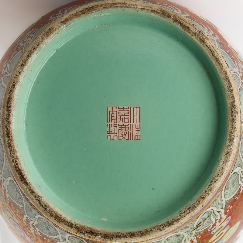 A Large and Finely-Decorated Chinese Famille Rose Porcelain Vase - 图8