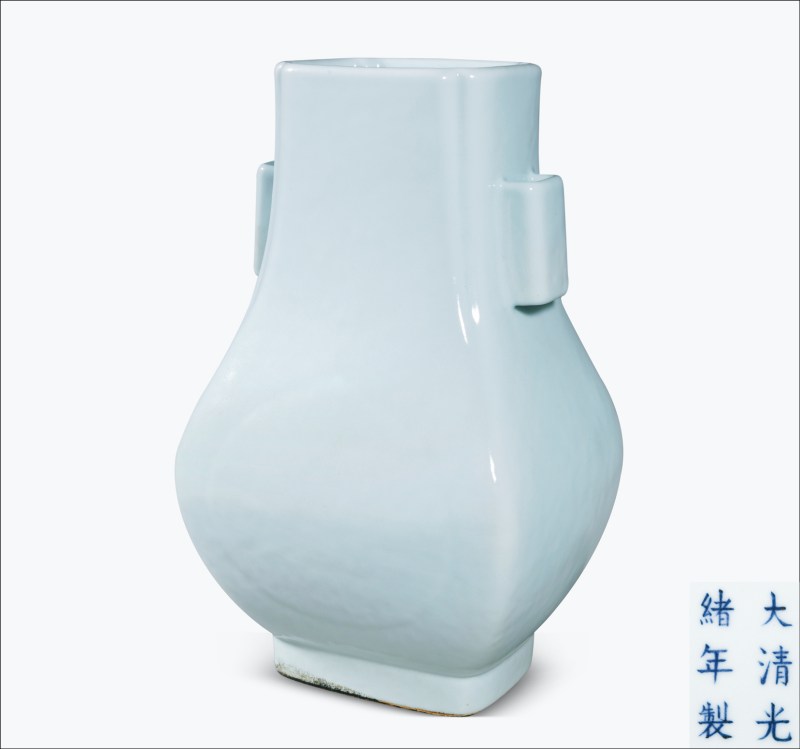 清光绪 粉青釉贯耳瓶 - 图1