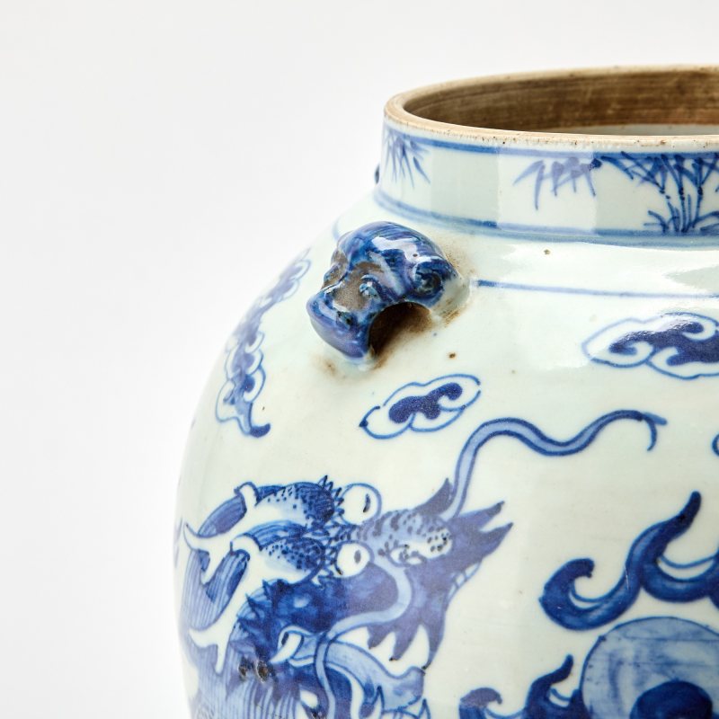 Two Chinese Blue and White Porcelain Baluster Jars - 图5
