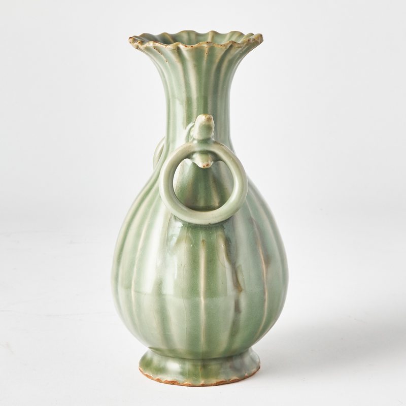 A Chinese Longquan Celadon Twin-Handled Vase - 图2