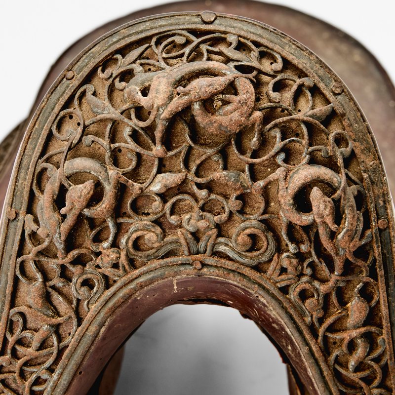 A Tibetan Leather-Clad Wood and Iron Saddle - 图5