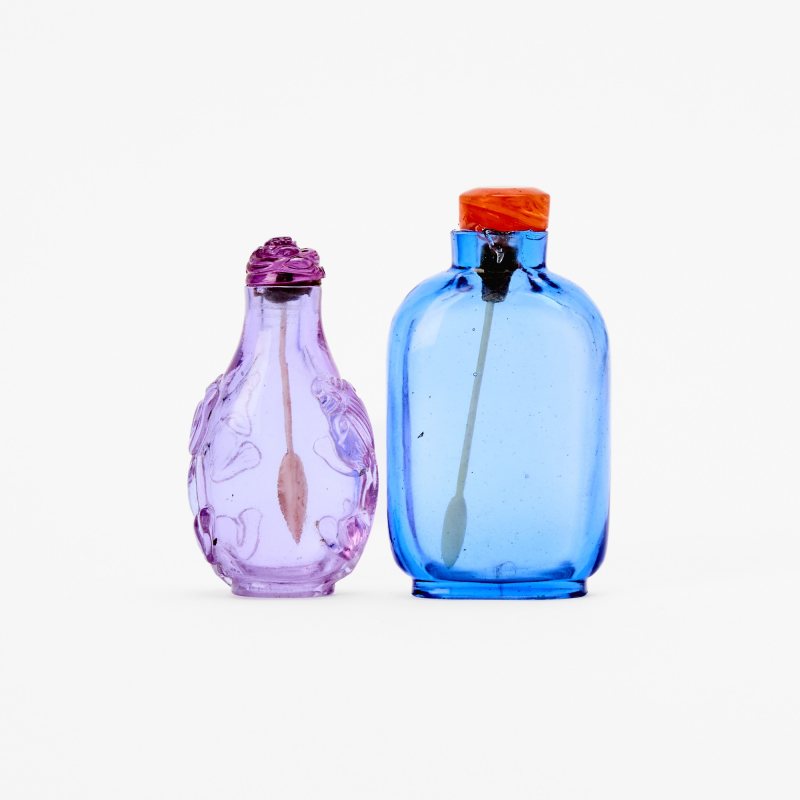 Two Chinese Glass Snuff Bottles - 图2