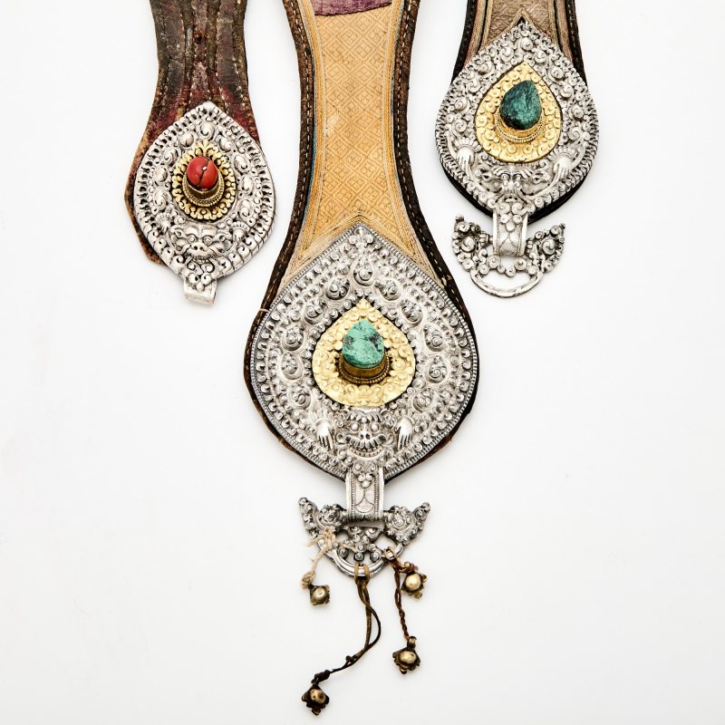 A Group of Tibetan Silver and Mixed Metal Ritual Objects - 图2