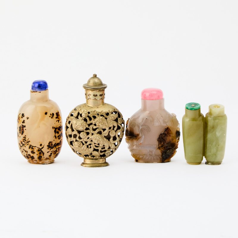 A Group of Chinese Snuff Bottles - 图3