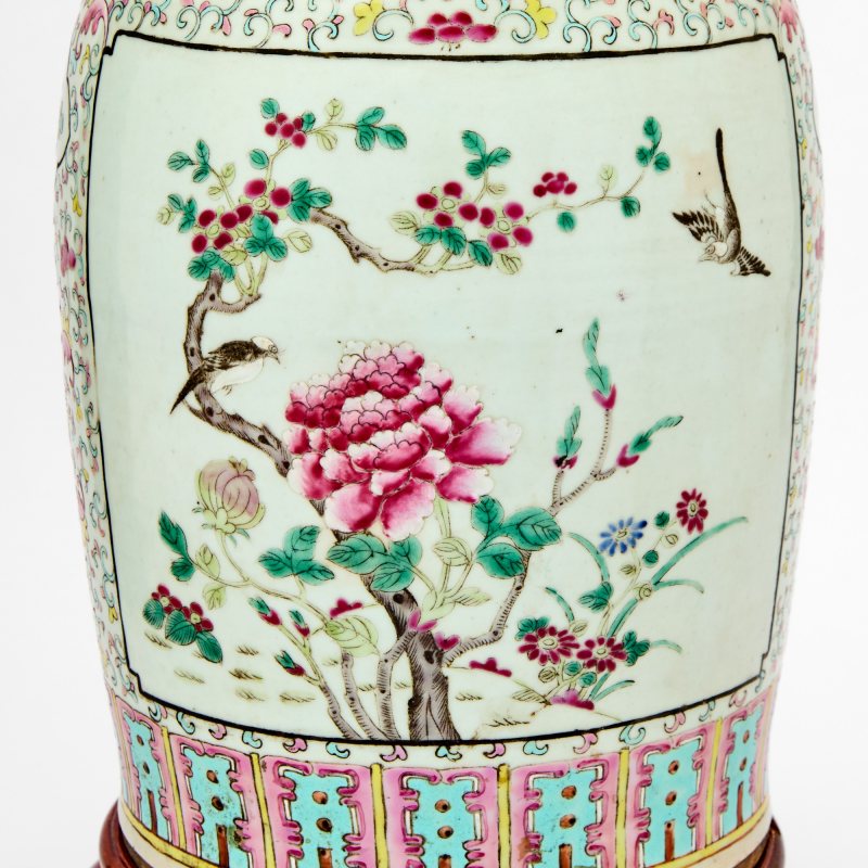 A Chinese Enameled Porcelain Vase - 图5