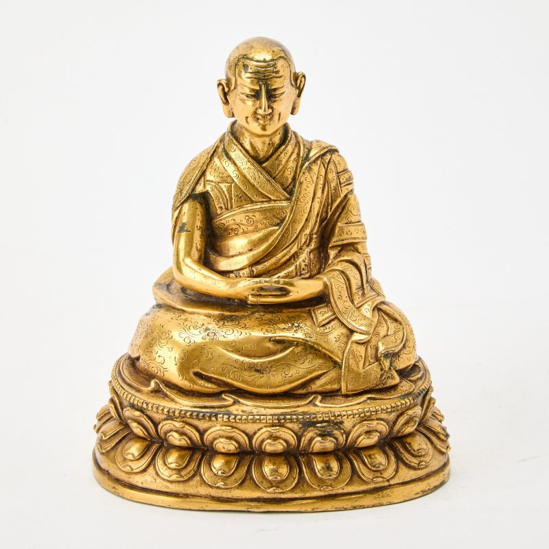 A Tibetan Gilt Bronze Figure of Lama - 图2