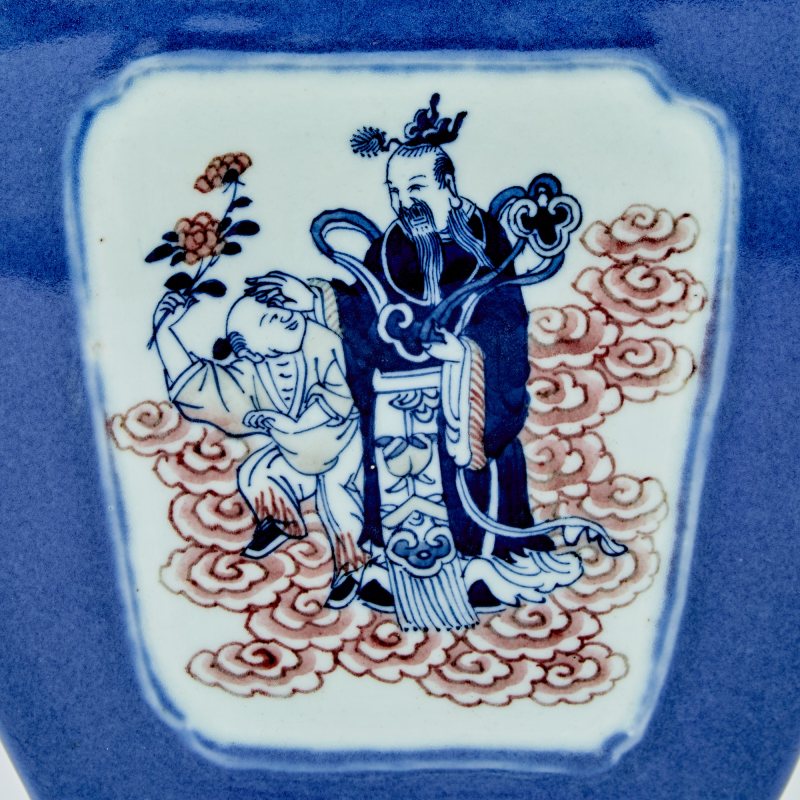 A Chinese Blue and White and Copper-Red-Decorated Square-Form Hu Vase - 图4