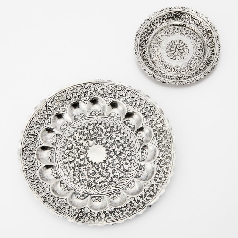 Assorted Group of Indian, Chinese, and Southeast Asian Silver and Silvered Metal Articles - 图5