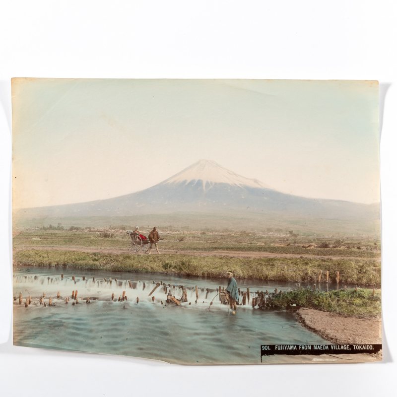 A Group of Japanese Albumen Prints Showing Scenes of Natural Beauty - 图4