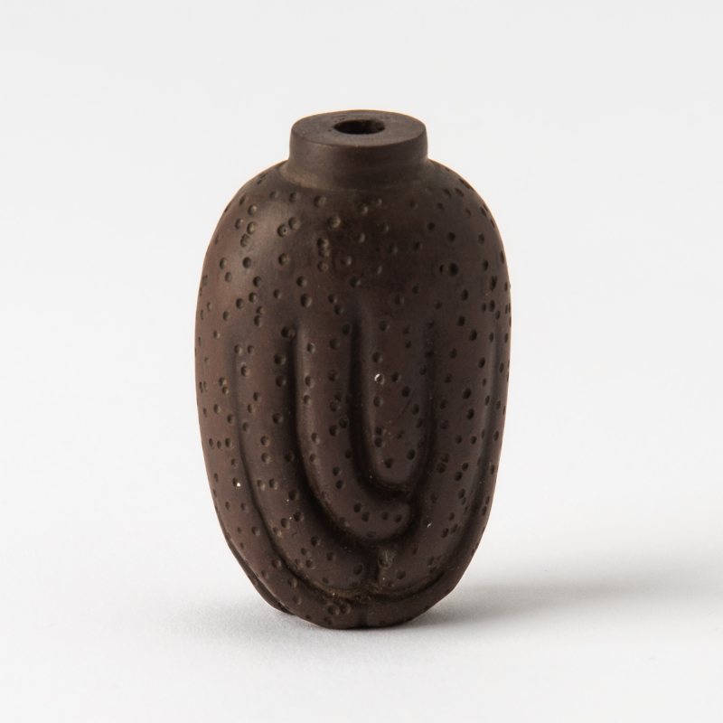 A Chinese Yixing Pottery Snuff Bottle - 图3