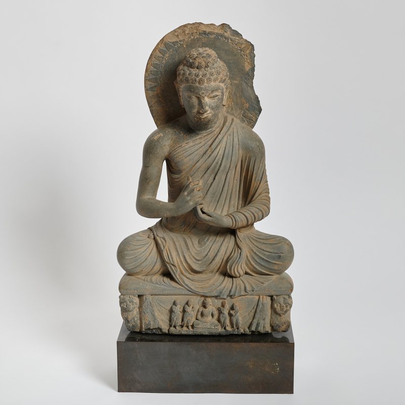 An Important Gandharan Carved Grey Schist Figure of Buddha - 图1
