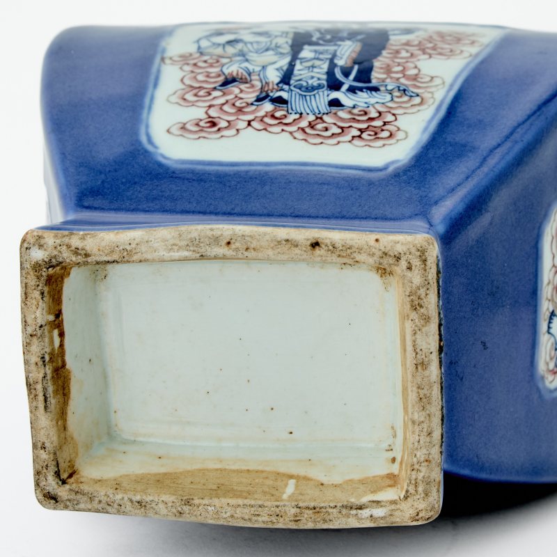 A Chinese Blue and White and Copper-Red-Decorated Square-Form Hu Vase - 图6
