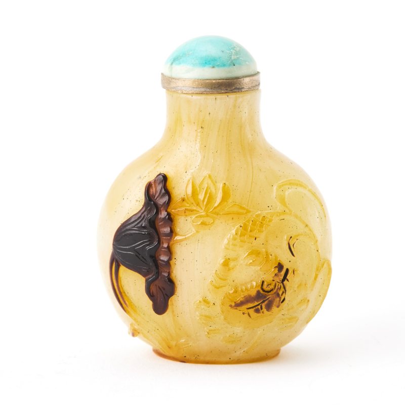 A Chinese Carved Glass Snuff Bottle