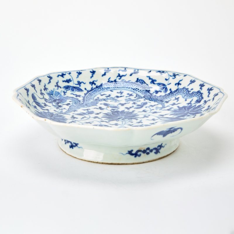 A Chinese Blue and White Porcelain ‘Dragon and Phoenix’ Dish - 图2