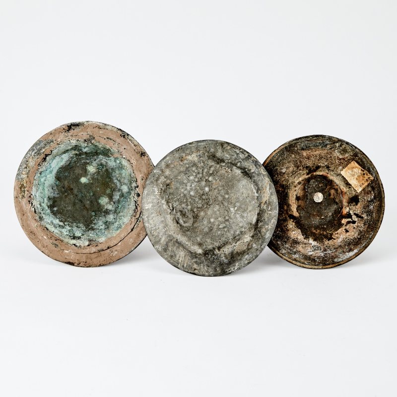 Three Indian Silver-Inlaid Alloy Bidri Ware Hookah Bases - 图6