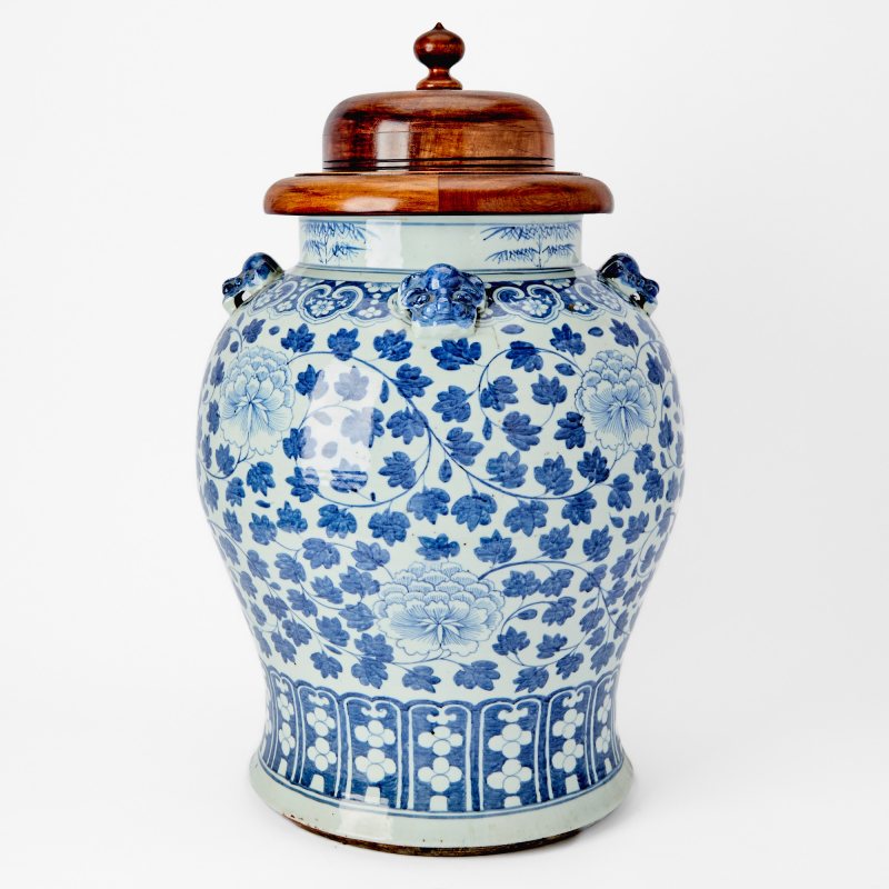 A Large Chinese Blue and White Porcelain Baluster Jar