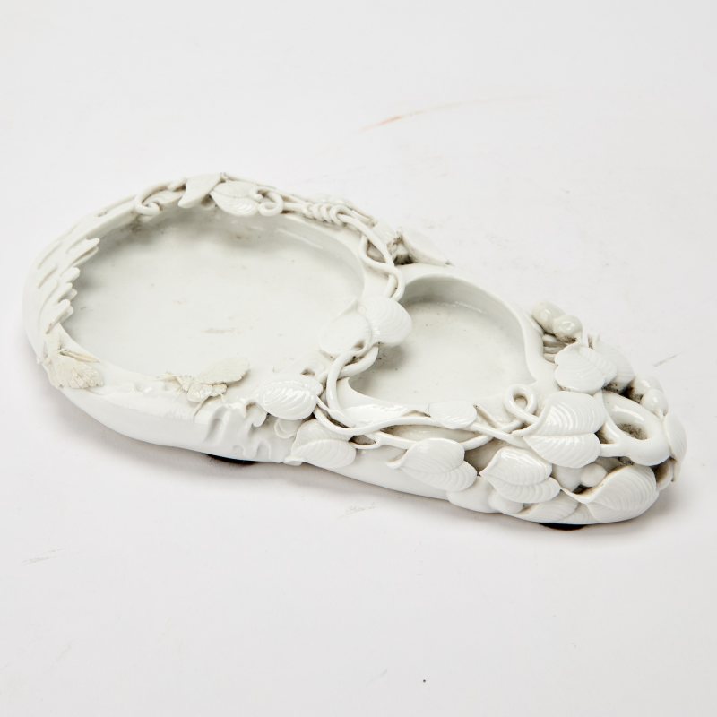 A Chinese Dehua Porcelain Dish - 图2