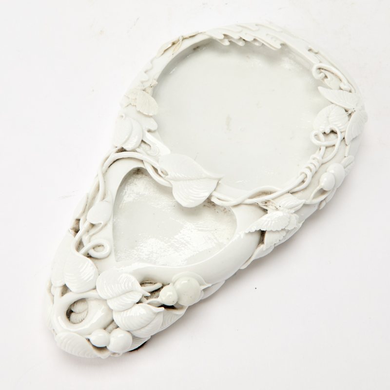 A Chinese Dehua Porcelain Dish - 图3