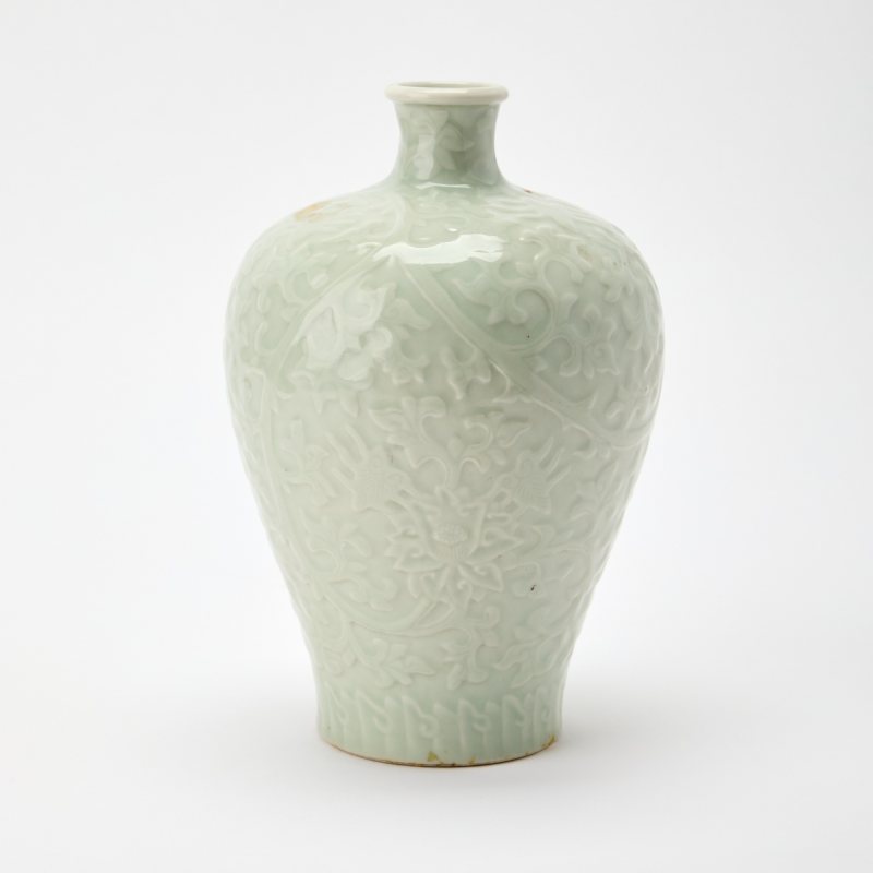 A Chinese Celadon Glazed Porcelain Vase, Meiping - 图3