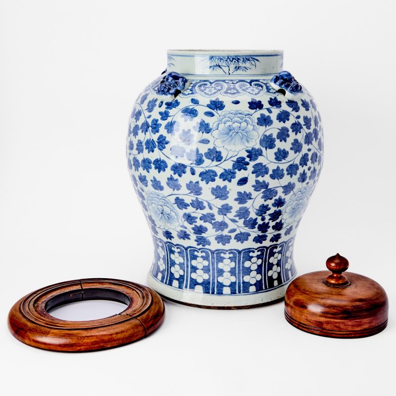 A Large Chinese Blue and White Porcelain Baluster Jar - 图3