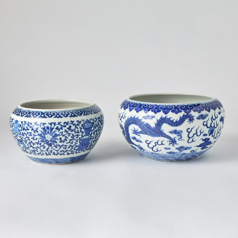 Two Chinese Blue and White Porcelain Alms Bowls - 图3