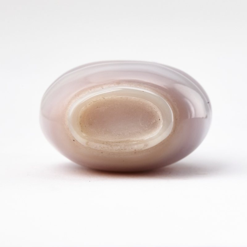 Three Chinese Carved Agate Snuff Bottles - 图6