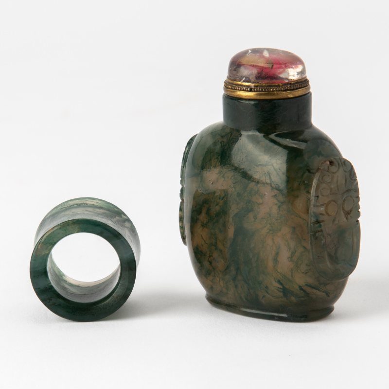 A Chinese Moss Agate Snuff Bottle - 图2