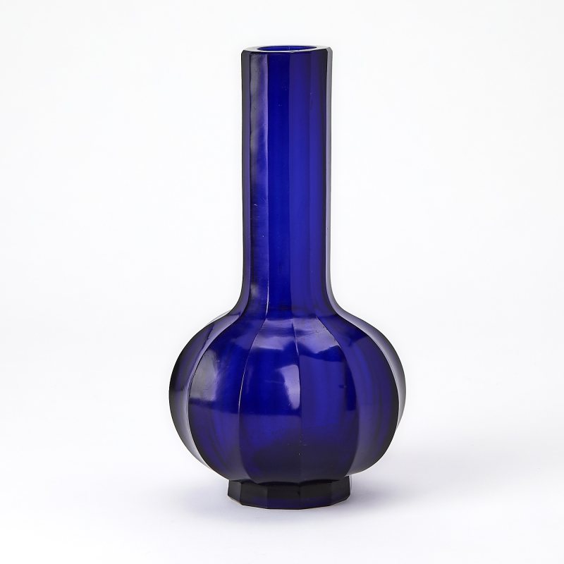 A Chinese Blue Glass Vase