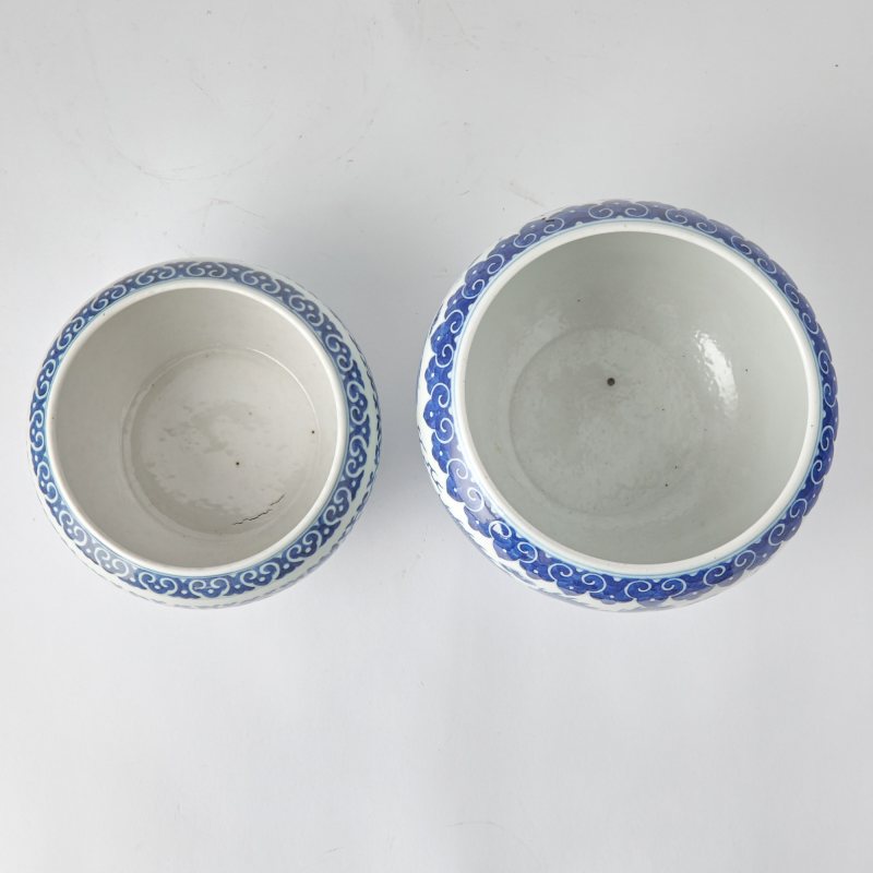 Two Chinese Blue and White Porcelain Alms Bowls - 图6