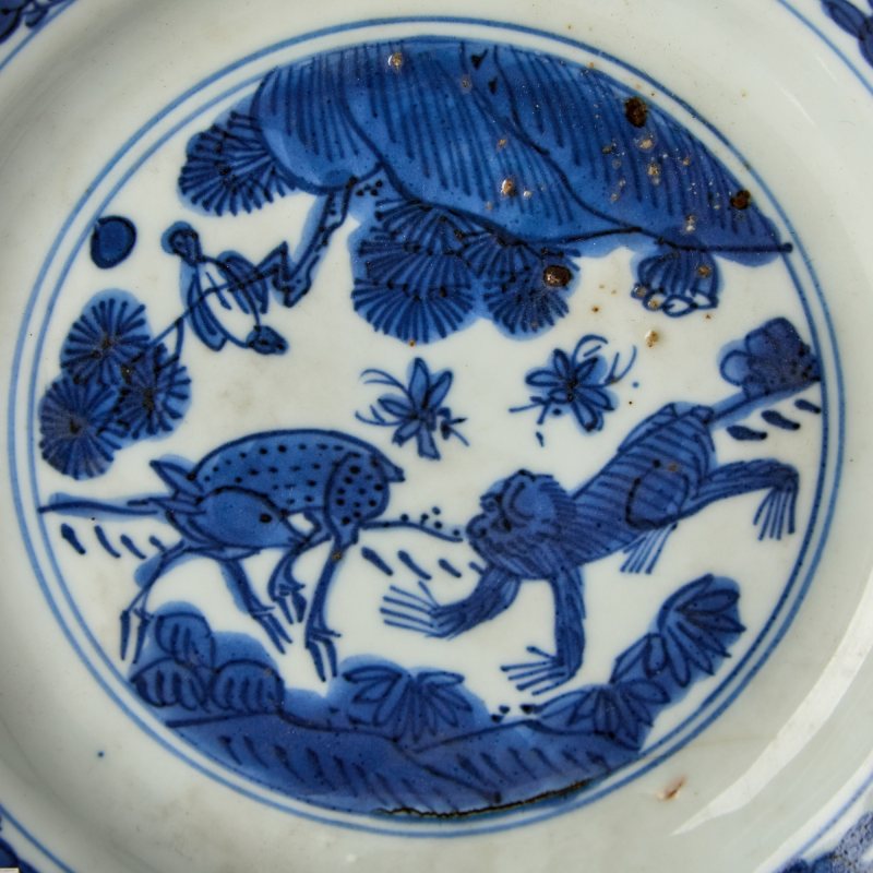 A Pair of Chinese Blue and White Saucer Dishes - 图3