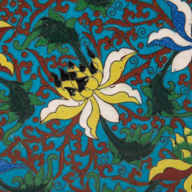 A Chinese Cloisonné Enamel Figure of a Daoist Deity - 图6