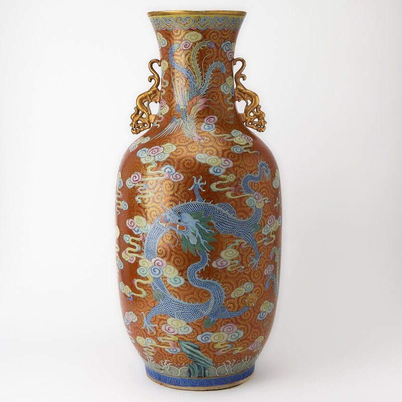 A Large and Finely-Decorated Chinese Famille Rose Porcelain Vase - 图4