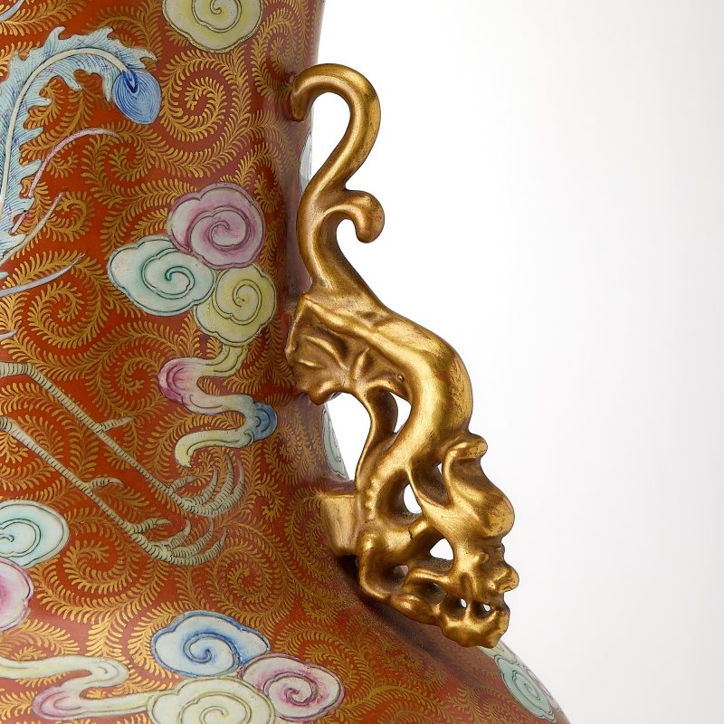 A Large and Finely-Decorated Chinese Famille Rose Porcelain Vase - 图5