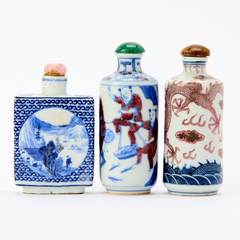 Three Blue and White and Copper Red Porcelain Snuff Bottles - 图2