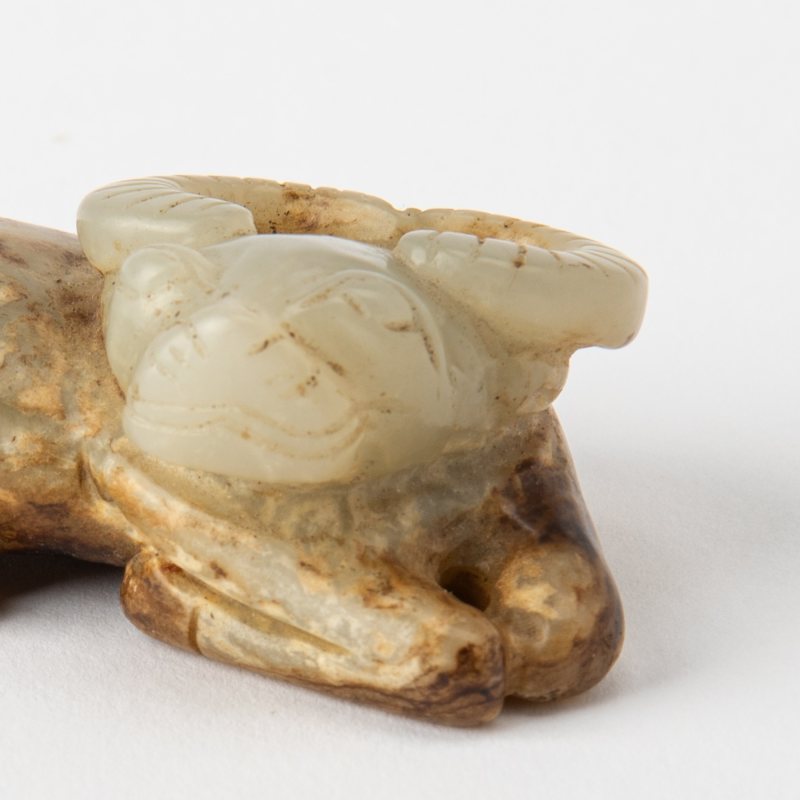 A Chinese Carved Jade Figure of an Ox - 图5