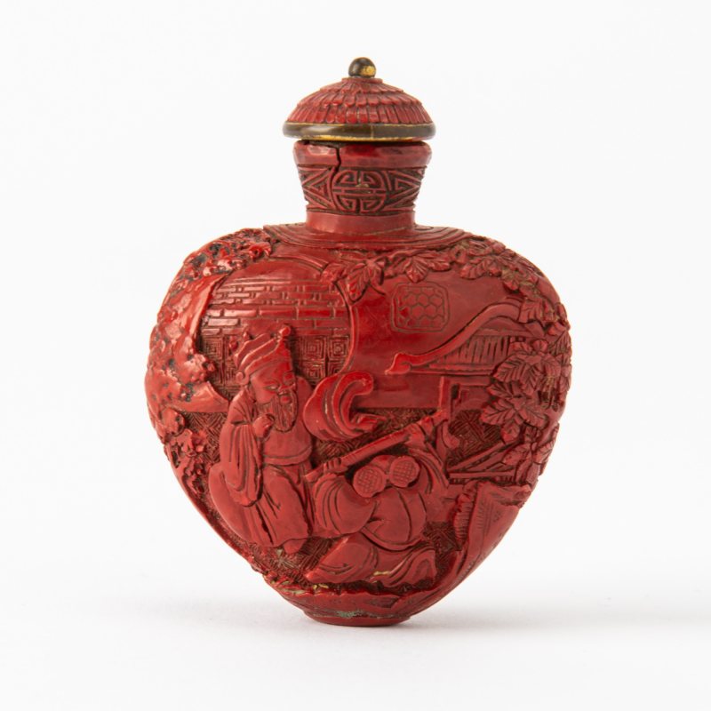 A Chinese Carved Red Lacquer Snuff Bottle - 图2
