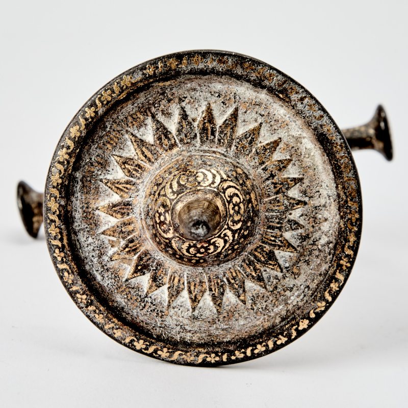 Five Indian Silver and Brass-Inlaid Alloy Bidri Ware Talwar Handles - 图4