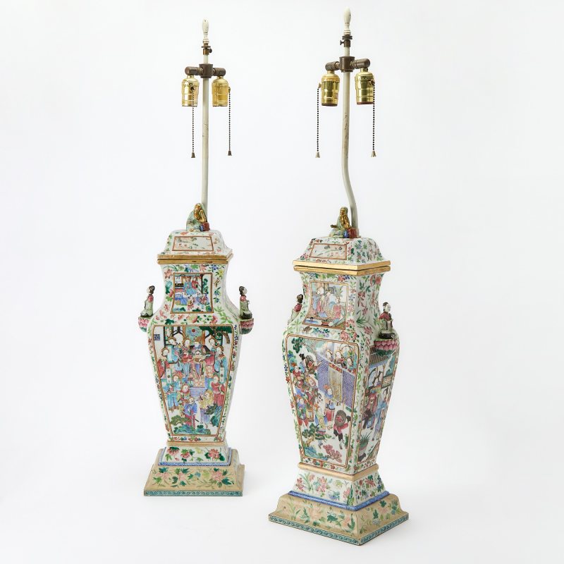 A Pair of Chinese Famille Rose Porcelain Vases