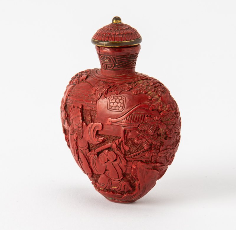 A Chinese Carved Red Lacquer Snuff Bottle - 图3
