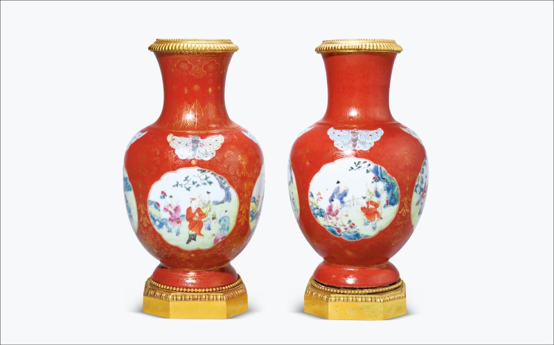 清乾隆 珊瑚红釉描金花卉开光粉彩婴戏图蝶耳尊一对